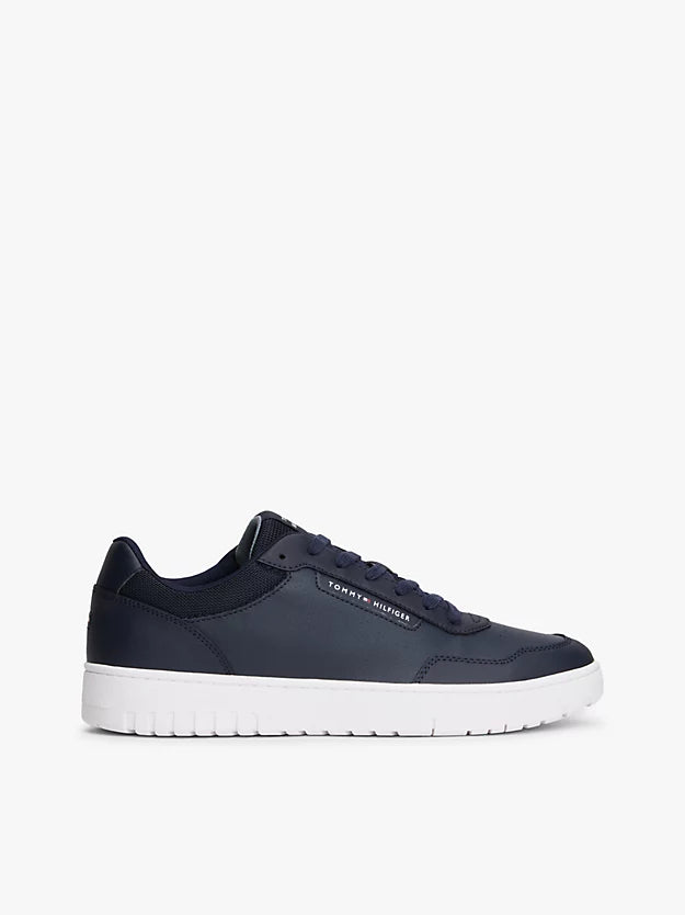 Logo Basketball Trainers WiLeather