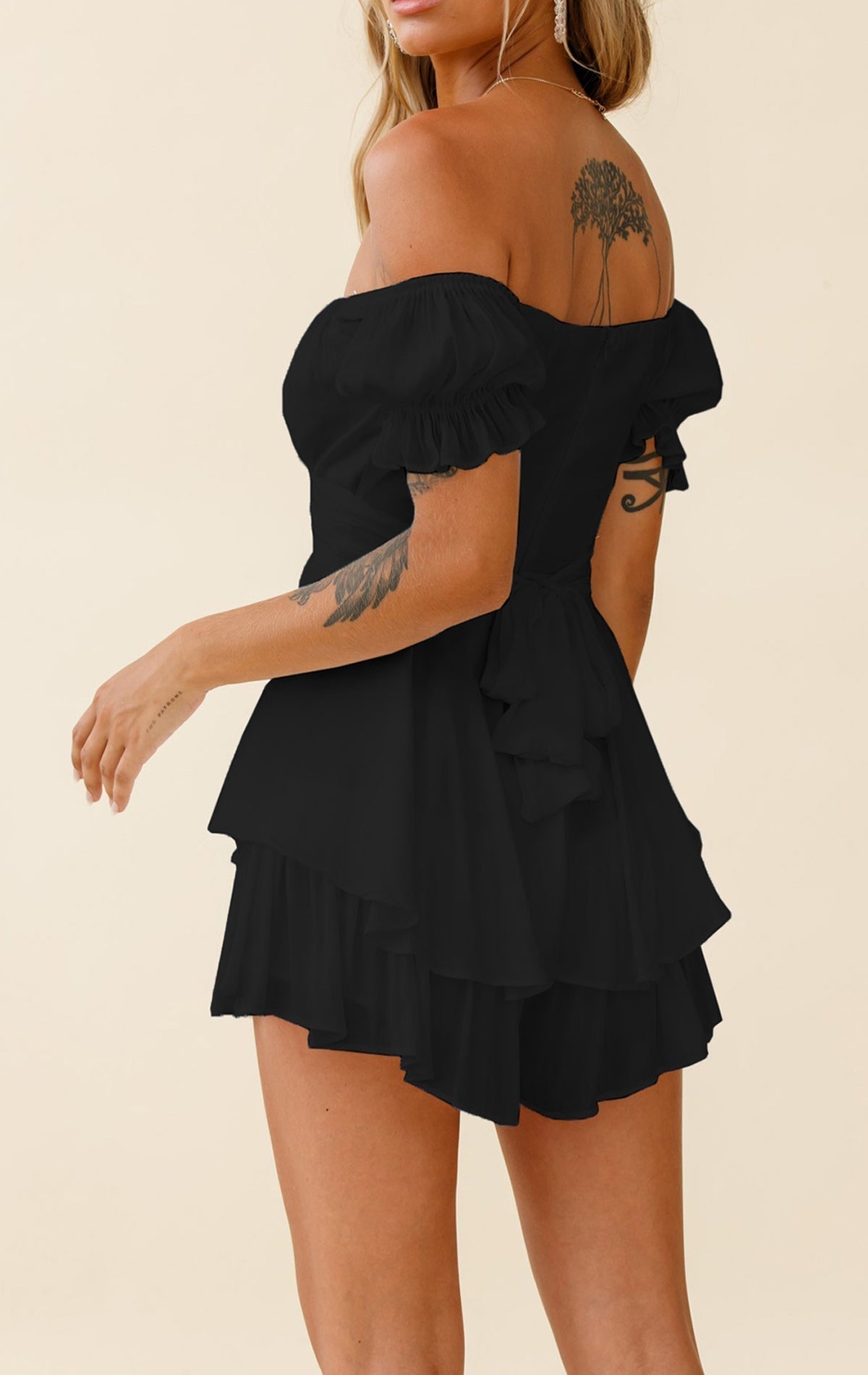 Ein-Schulter-Kurzarm-Jumpsuit