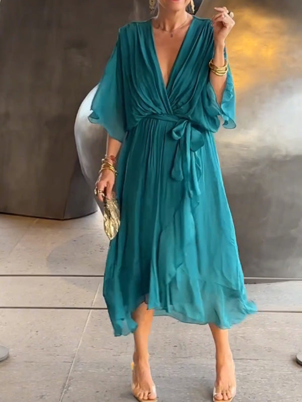 Robe en mousseline de soie élégante et stylée avec col en V