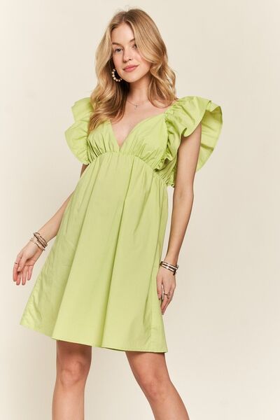 Robe babydoll ADORA à manches courtes volantées et dos smocké