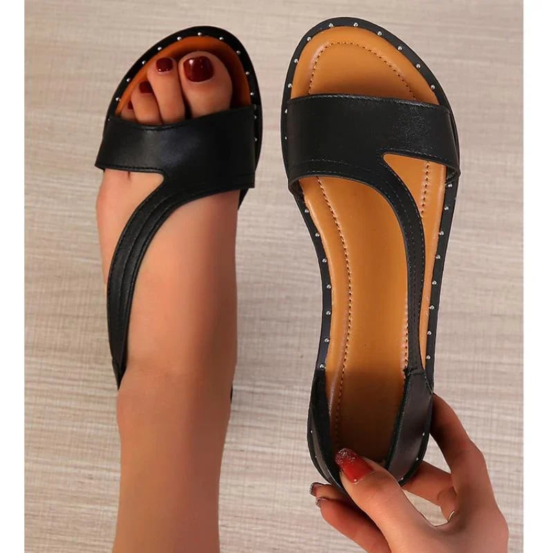 Fischmaul-Nieten-Sandalen mit offener Zehenpartie