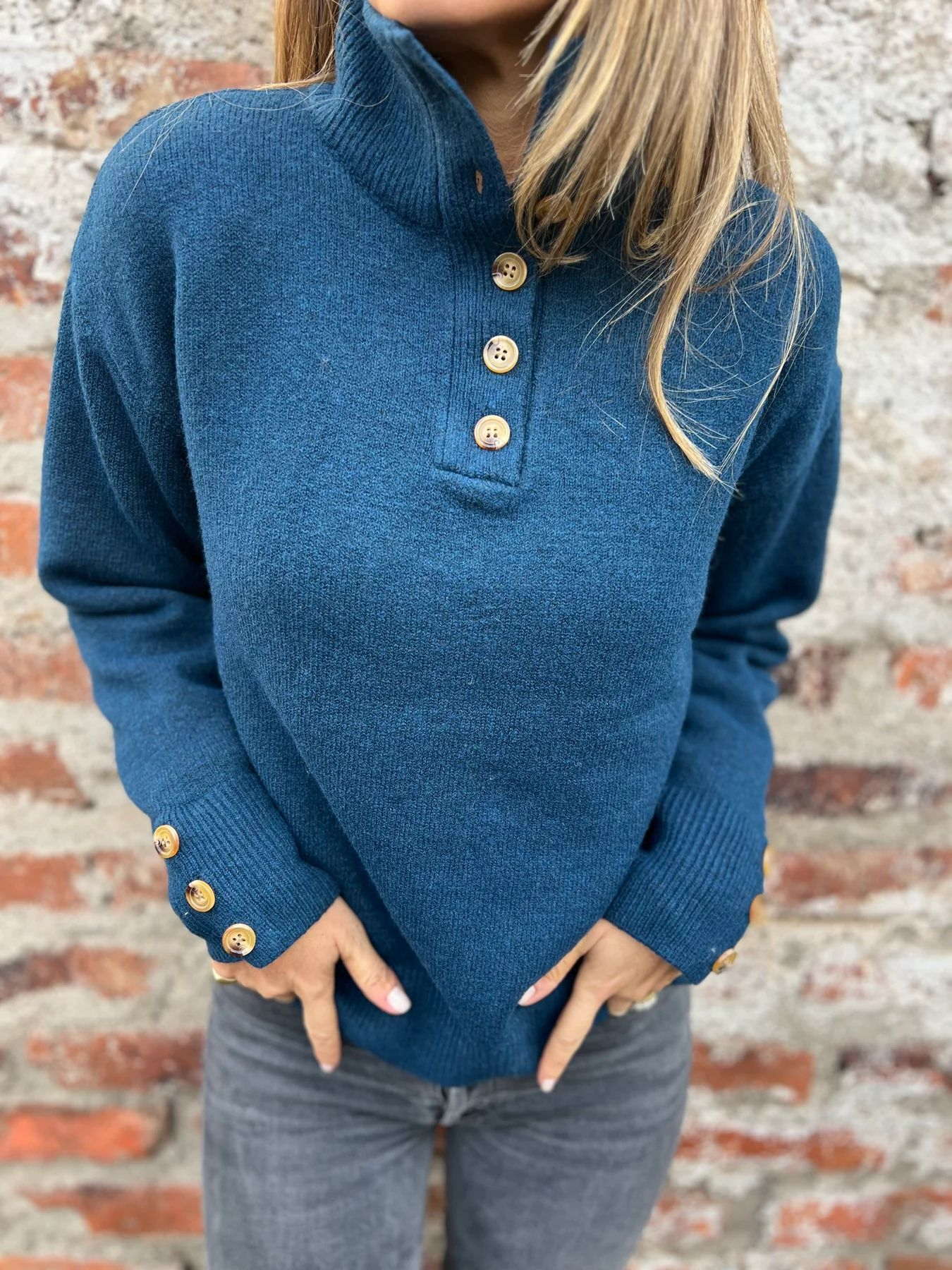 SOLDES D'HIVER 2025 🔥 Sweat-shirt femme col montant à boutons fantaisie