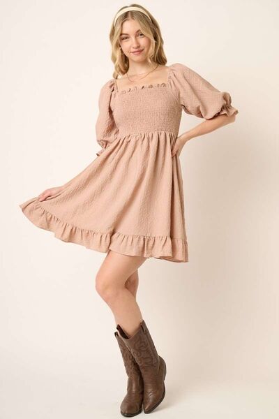 Robe courte demi-manches froncée à volants Mittoshop