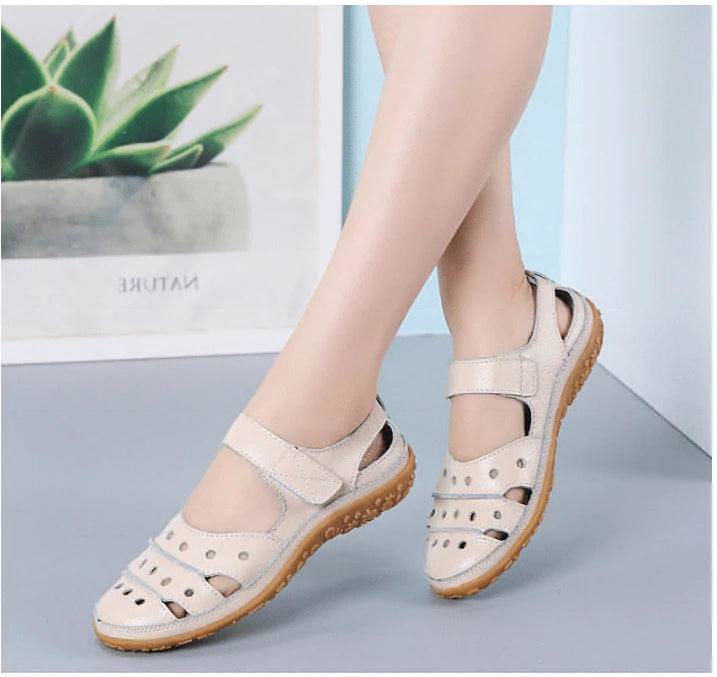 Sandales plates en cuir ajourées à crochet pour femme