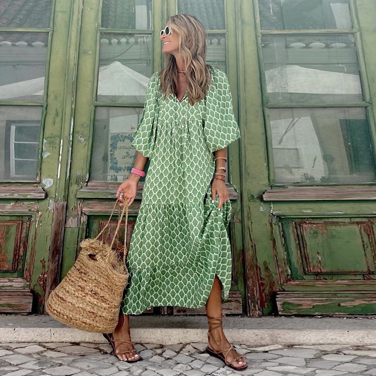 Elegantes Boho-Kleid mit Blumenmuster und Puffärmeln