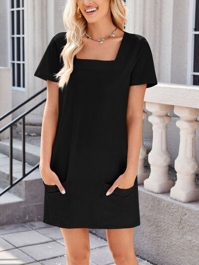 Lovelet Mini-T-Shirtkleid mit eckigem Ausschnitt und kurzen Ärmeln