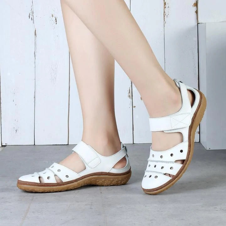 Sandales plates en cuir ajourées à crochet pour femme