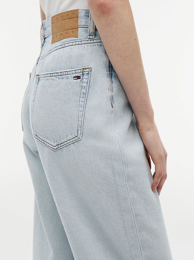 High Rise Slim Straight Jeans