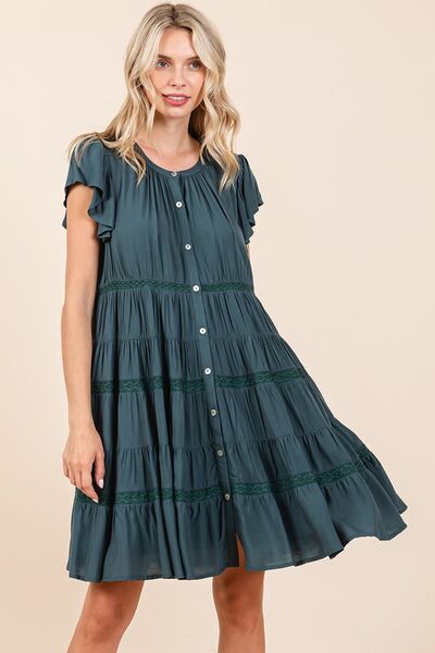 Robe étagée boutonnée à volants et détails en dentelle Mittoshop