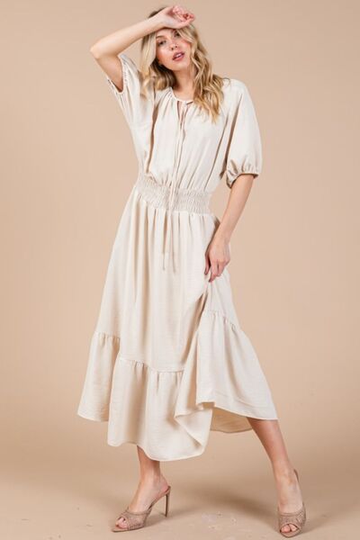 Robe Cintrée à Col Lavallière et Manches Bouffantes Femme