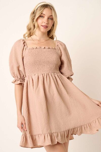 Robe courte demi-manches froncée à volants Mittoshop