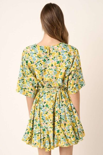 Mittoshop Robe courte à manches mi-longues, taille nouée et motif floral