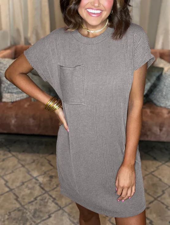 Neues geripptes Rundhalskleid mit Taschen (Kaufe 2, Versandkostenfrei)